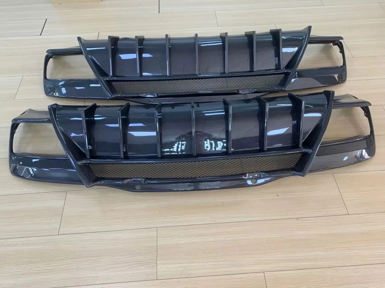 High Quality Fast Delivery Whole Sale Price Carbon Fiber 5VM Style Diffuser Body Kits for Corvette C8